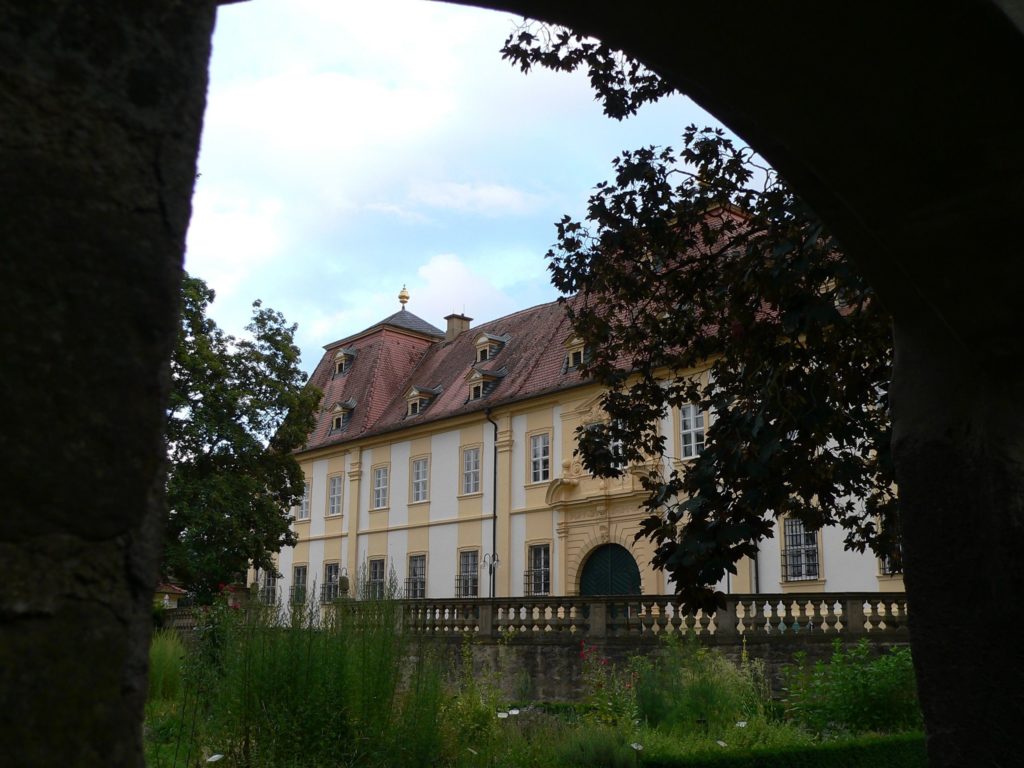 Ein Kräutergarten befindet sich jetzt auf den Terrassen von Schloss Oberschwappach. | Foto: B. Schneider