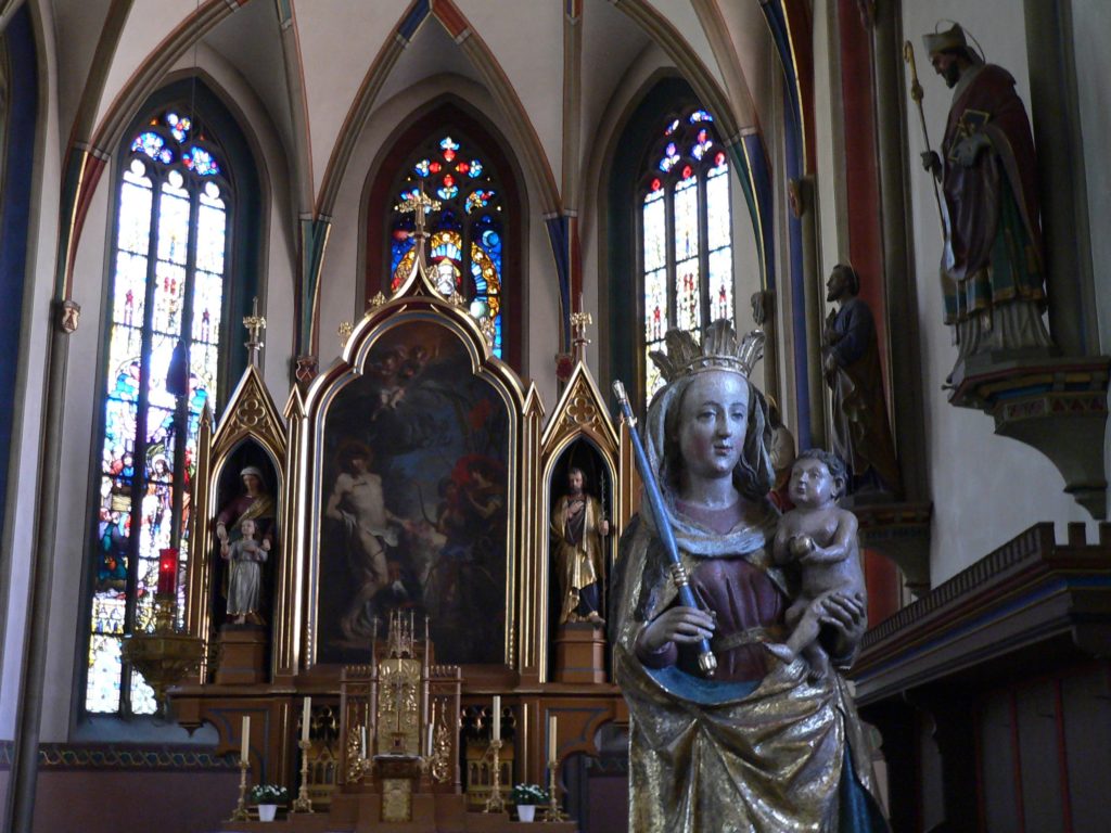 Die Muttergottes in der Pfarrkirche St. Sebastian, einst eine Hausfigur, stammt aus der Riemenschneider-Schule. | Foto: B. Schneider