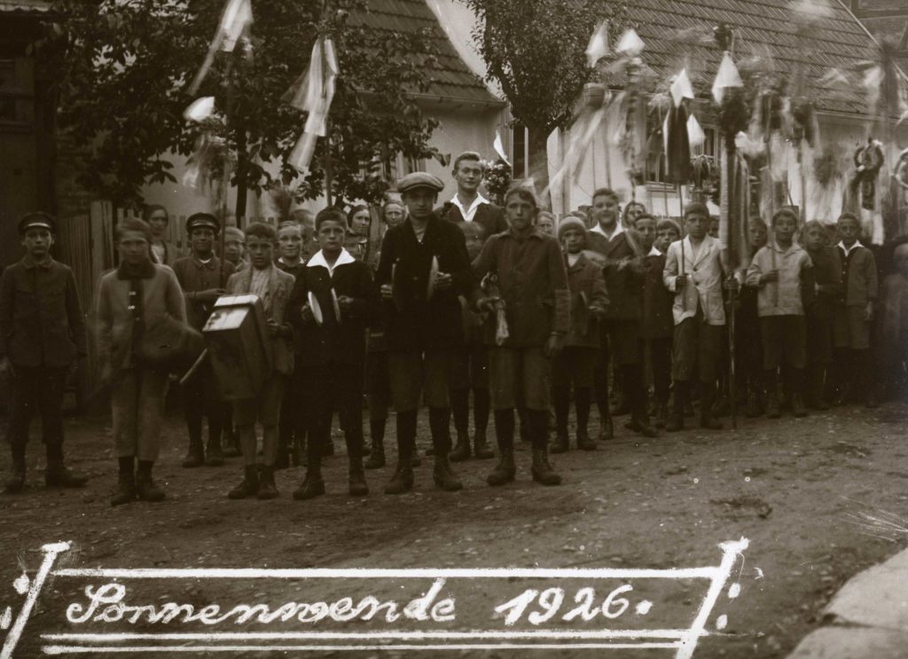 „Sonnenwende 1926“, Aufstellung der Sackenbacher Jugend
