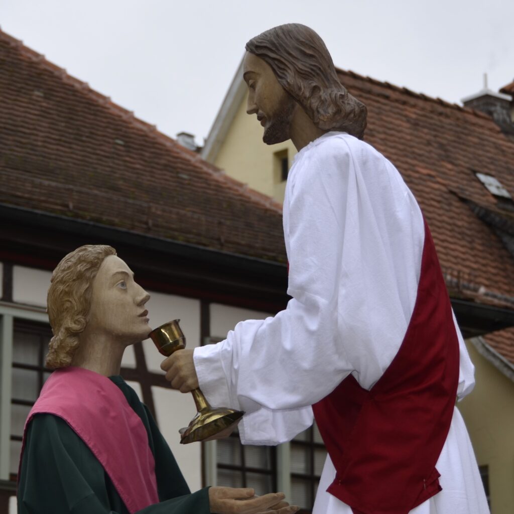 1. Station: Das Letzte Abendmahl. Träger sind die Brauer und Gastwirte.