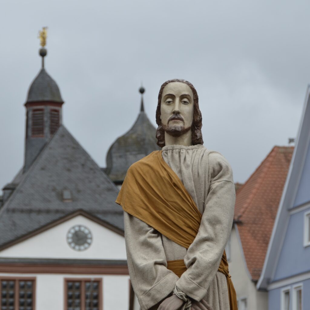 3. Station: Gefangennahme Jesu. Träger sind die Wagner, Schmiede, Schlosser, Fahrzeugmechaniker und Metallarbeiter.